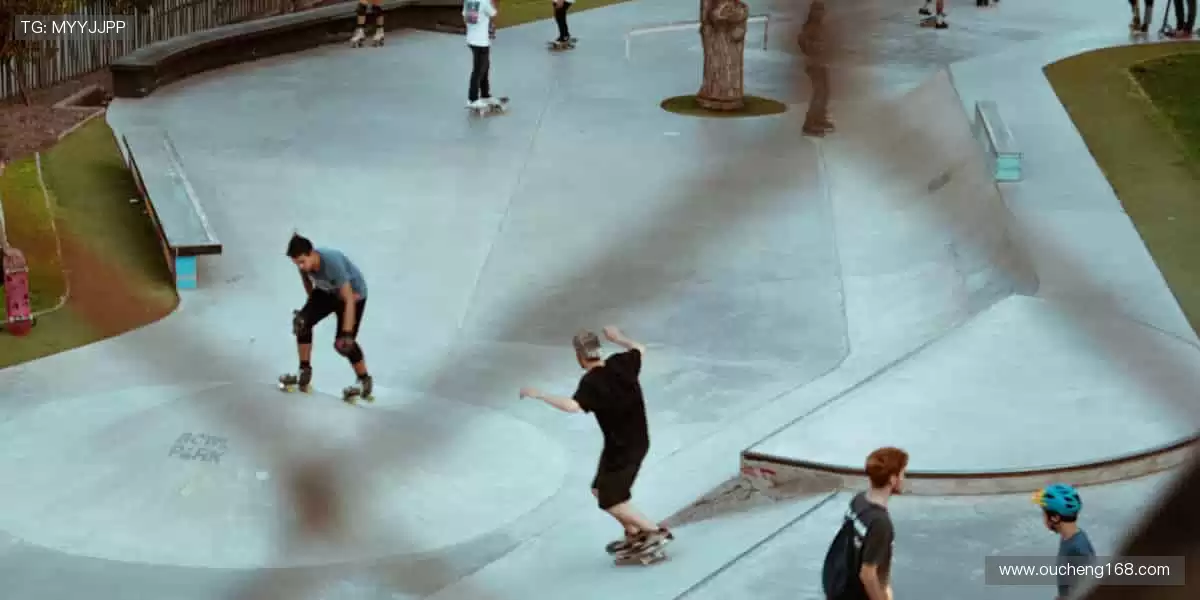 实时弹幕，边看边聊，做赛场最活跃的观众！💬🎉